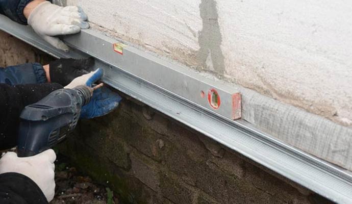 working to make crawl space waterproofing